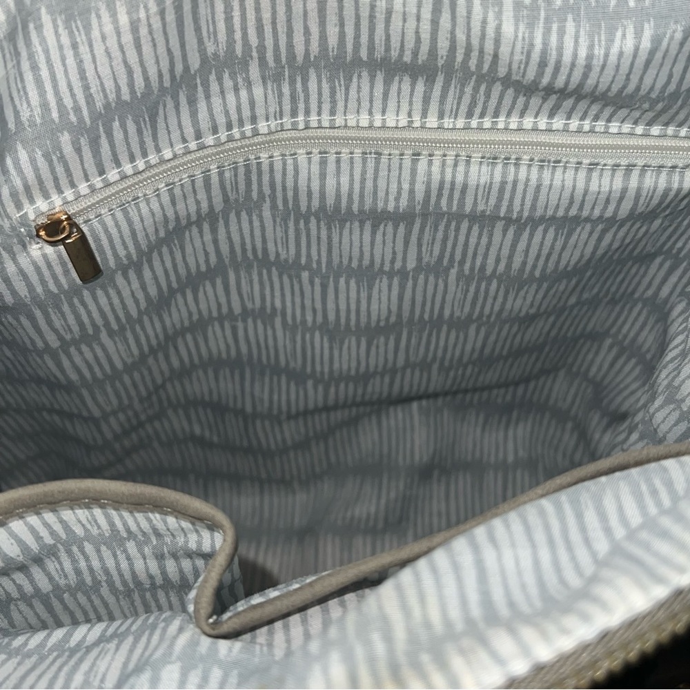 Target Handbag - Picture 7 of 10